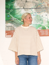 Load image into Gallery viewer, Les Soeurs - Cary T-shirt - Bruin