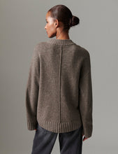 Load image into Gallery viewer, Day -Glen Pull - Walnut