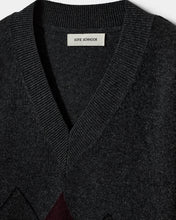Load image into Gallery viewer, Sofie Schnoor - Palea V-neck - Donkergrijs