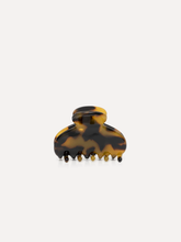 Load image into Gallery viewer, Les Soeurs - Hairclip Round - Dark Tortue