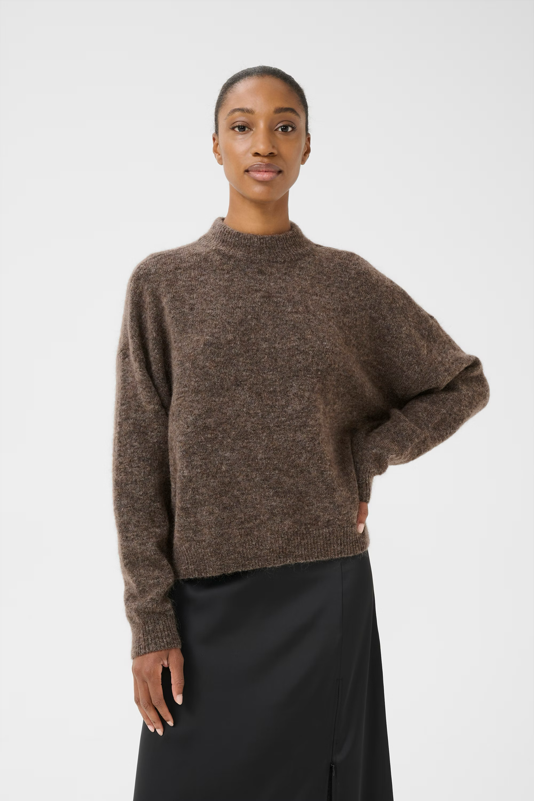 Gestuz - Debbie Pull - Bruin