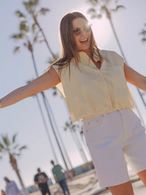 Load image into Gallery viewer, Les Soeurs - Blue Blouse - Lichtgeel
