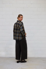 Load image into Gallery viewer, Sil - Penny Vegan Leather Broek - Bruin