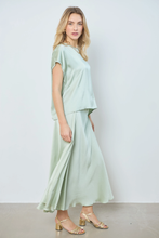 Load image into Gallery viewer, Love at Me - Charlotte Rok - Watergroen