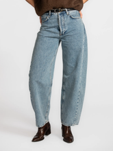 Load image into Gallery viewer, Les Soeurs - Meryl Jeans - Midden Blauw