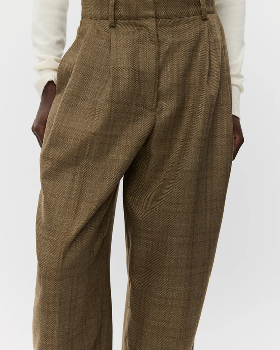 Sofie Schnoor - Carlotta Broek - Check