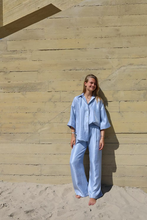 Load image into Gallery viewer, Sil - Petal Broek - Lurex Lichtblauw