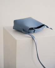 Load image into Gallery viewer, Flattered - Hedda Mini - Bleu
